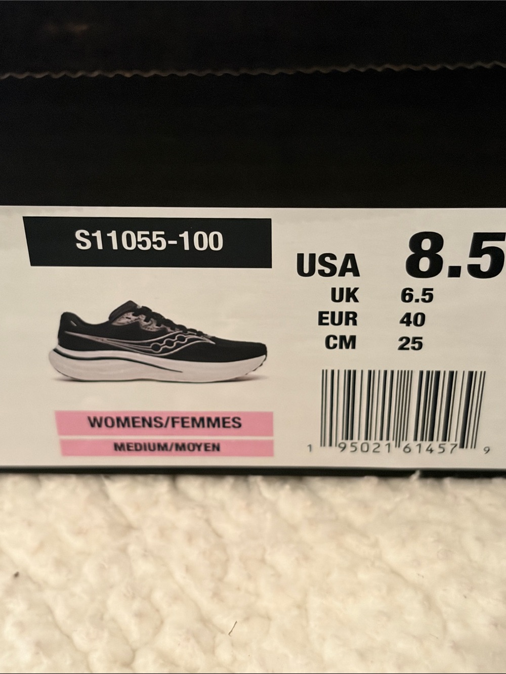 New never worn Saucony Ride 19 Athletic Shoes in Black and White - Picture 2 of 9